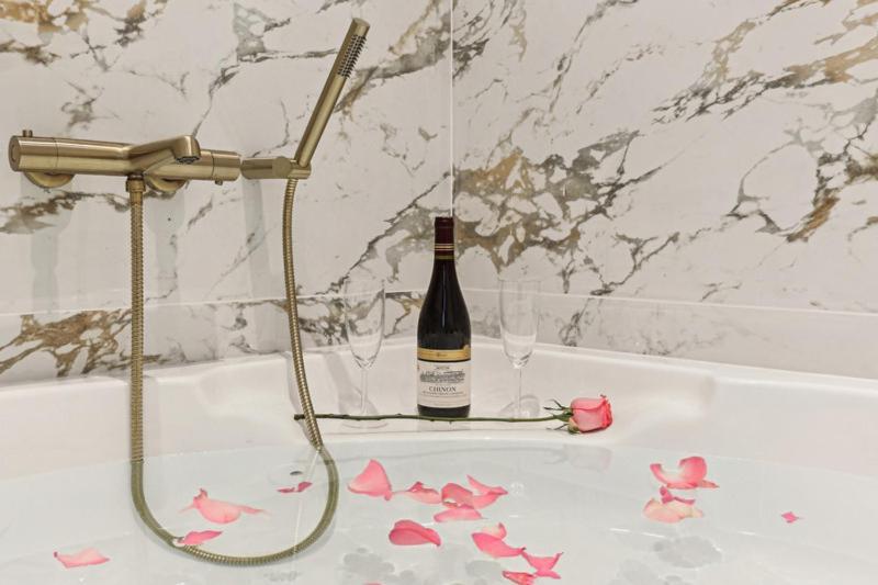Lavie Maison Hot Tub And Ac Near Arc De Triomphe Paris Exterior foto